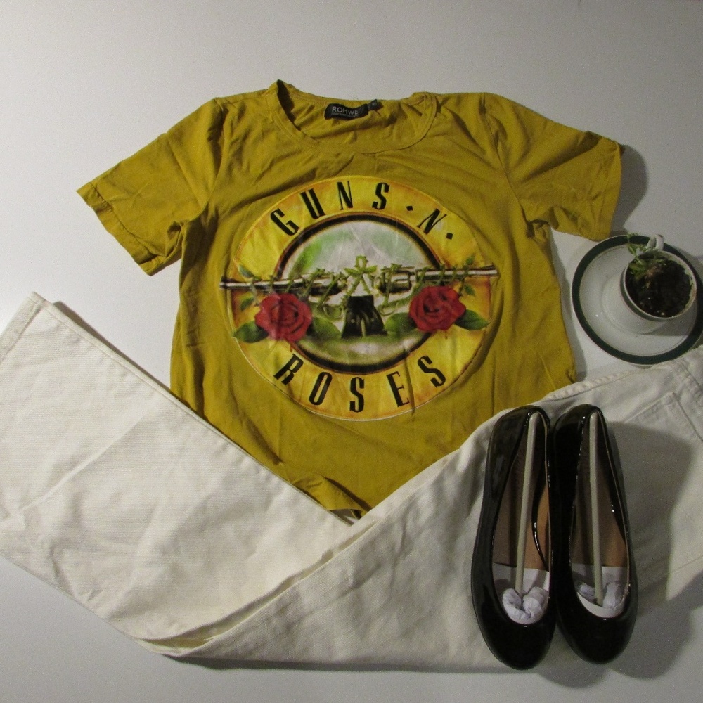 Womens Jordache White jeans in size 1/2